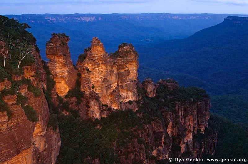 landscapes stock photography | The Three Sisters, Echo Point, Katoomba, Blue Mountains, NSW, Australia, Image ID THREE-SISTERS-BLUE-MOUNTAINS-0002