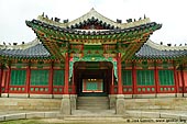 korea stock photography | One of the Entrances to Huijeondang Hall at Changdeokgung Palace in Seoul, South Korea, Jongno-gu, Seoul, South Korea, Image ID KR-SEOUL-CHANGDEOKGUNG-0009. 