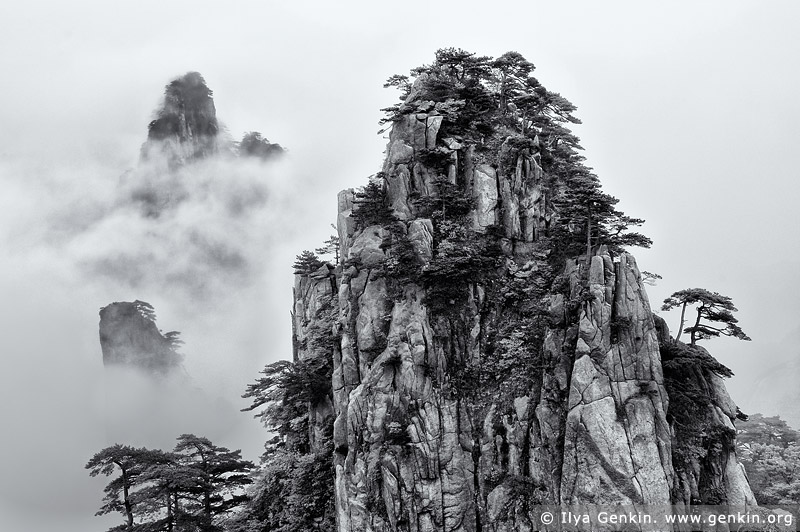 portfolio stock photography | View from Beginning to Believe Lookout, Baiyun Scenic Area, Huangshan (Yellow Mountains), China, Image ID CHINA-BW-0002